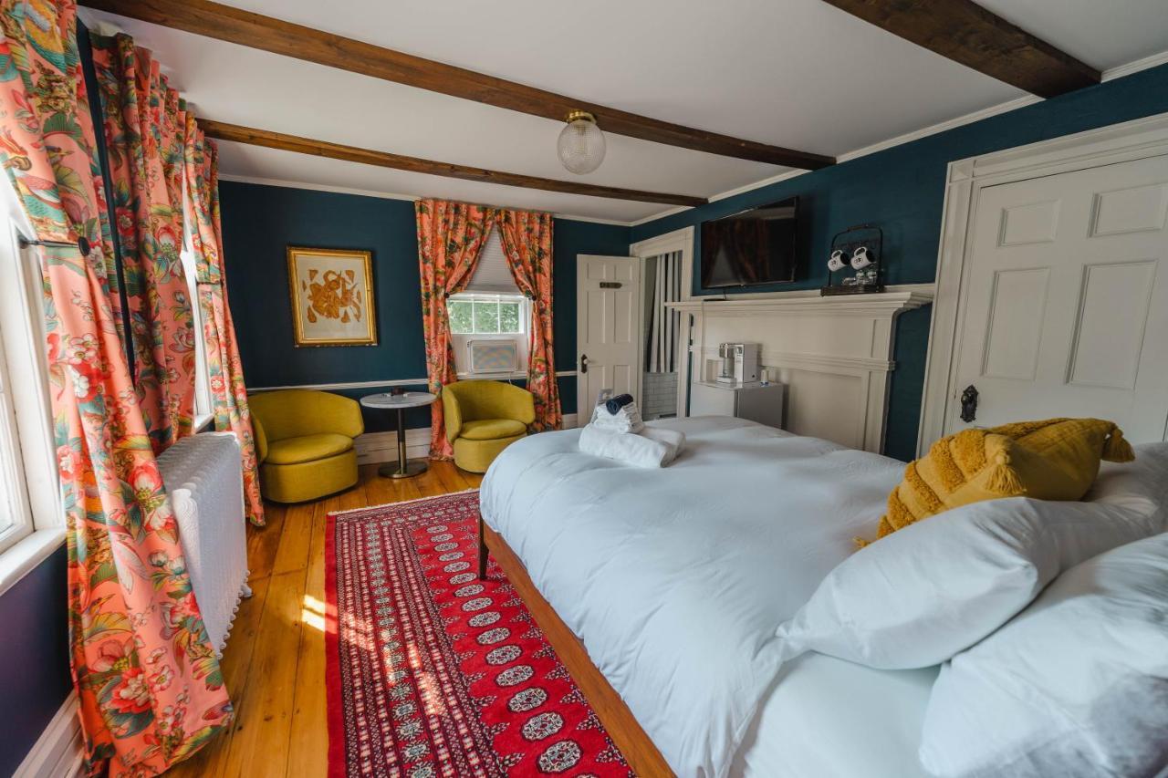 Sally Webster Inn ロックポート エクステリア 写真
