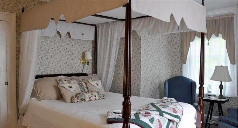 Sally Webster Inn ロックポート エクステリア 写真